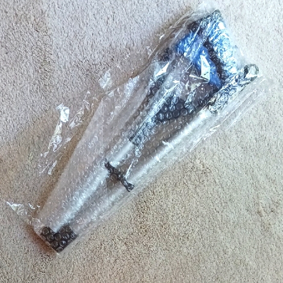 32" Foldable Reaching Aid Device - Picture 2 of 4